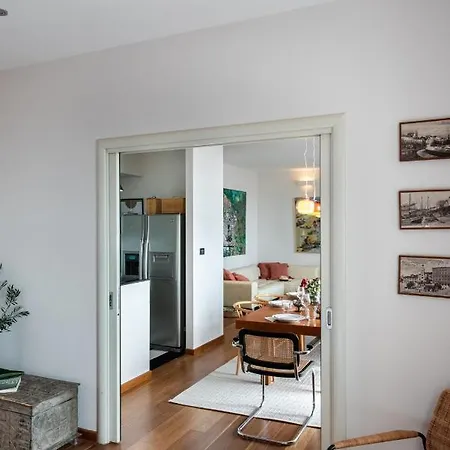 Airy Seafront 1920s Apartamento Split