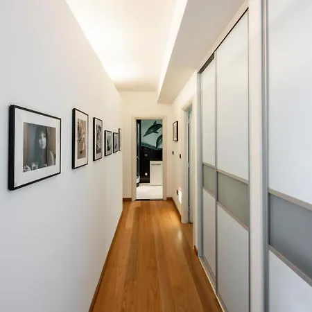 Airy Seafront 1920s Apartamento