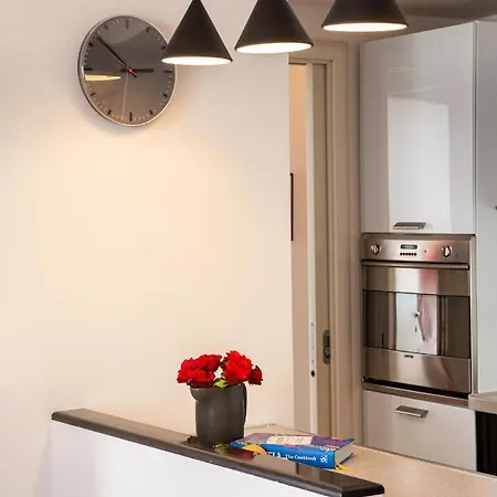 Airy Seafront 1920s Apartamento Split