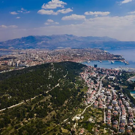 Airy Seafront 1920s * سبليت