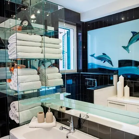 Airy Seafront 1920s 아파트 스플리트