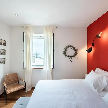 Airy Seafront 1920s شقة *