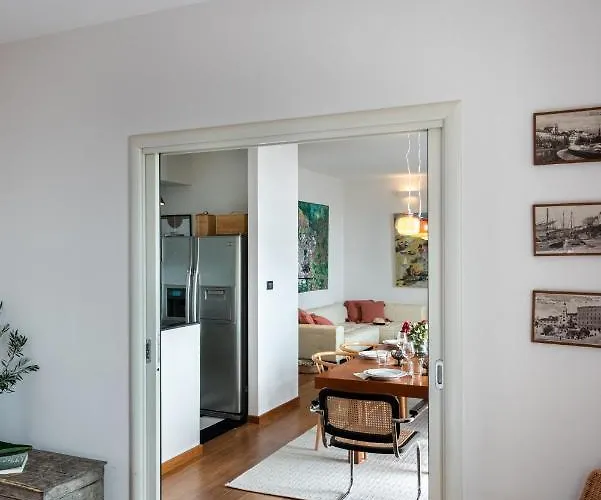 Airy Seafront 1920s Lejlighed Split