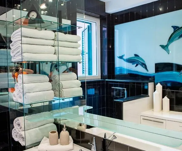 Airy Seafront 1920s Lejlighed Split