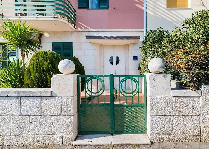 Airy Seafront 1920s Lejlighed *