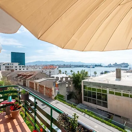 Spacious 3br Seaview Near Old Town & דירה *