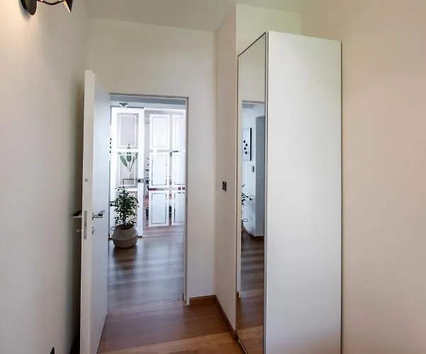 Airy Seafront 1920s *